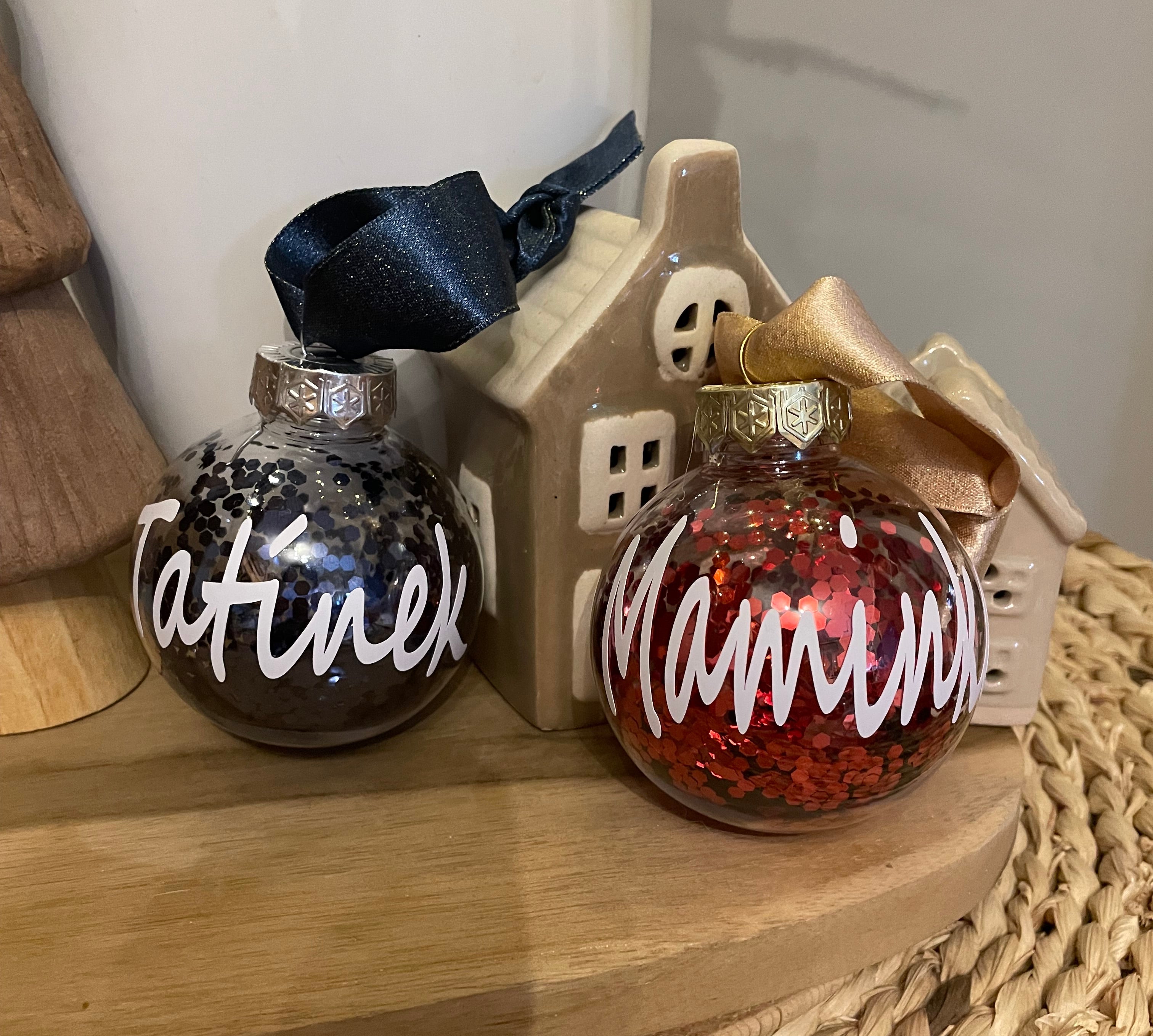 Vánoční ozdoba - červená třpytka