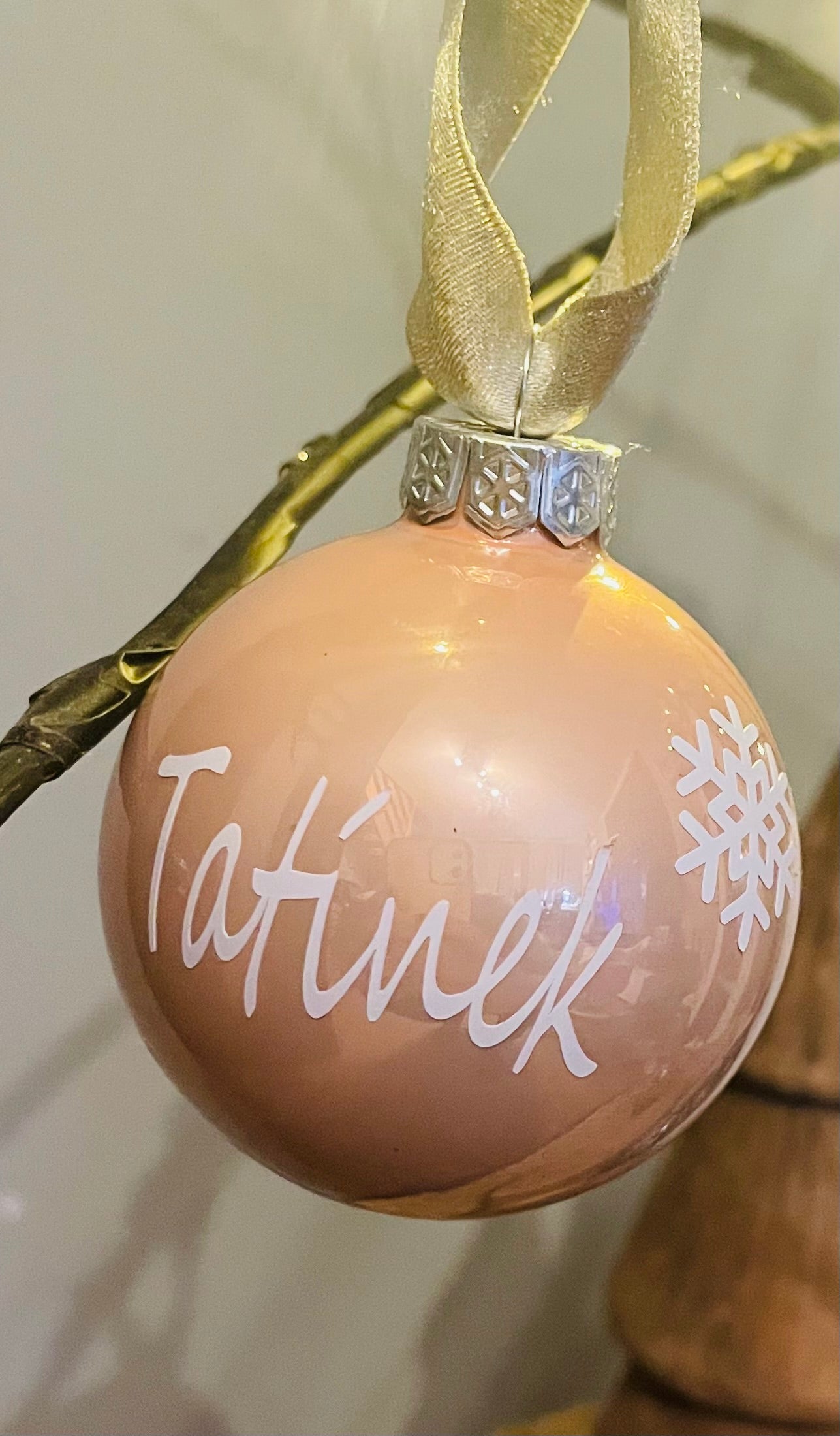 Vánoční ozdoba růžova lesklá