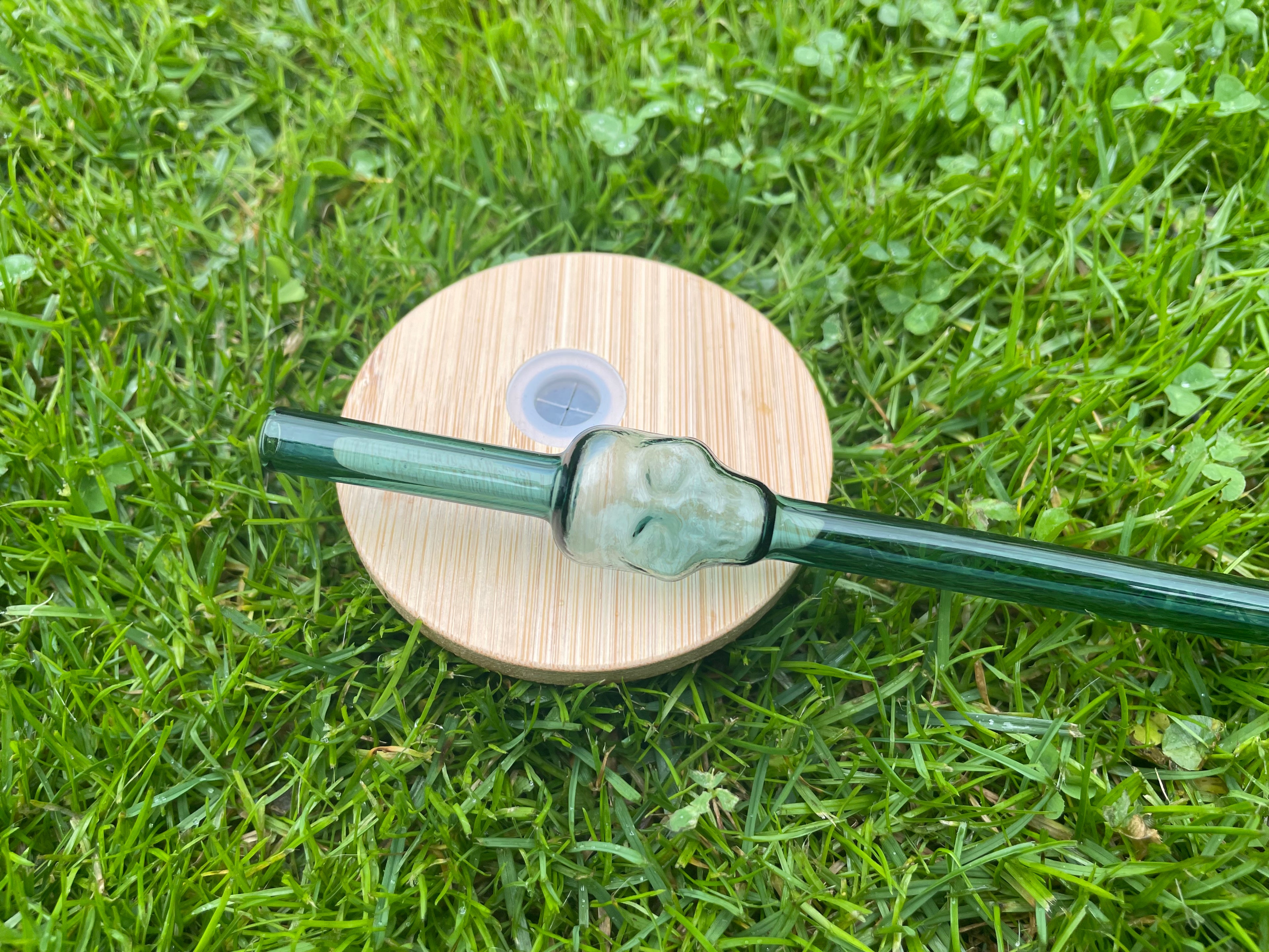 Skleněné brčko - lebka zelená